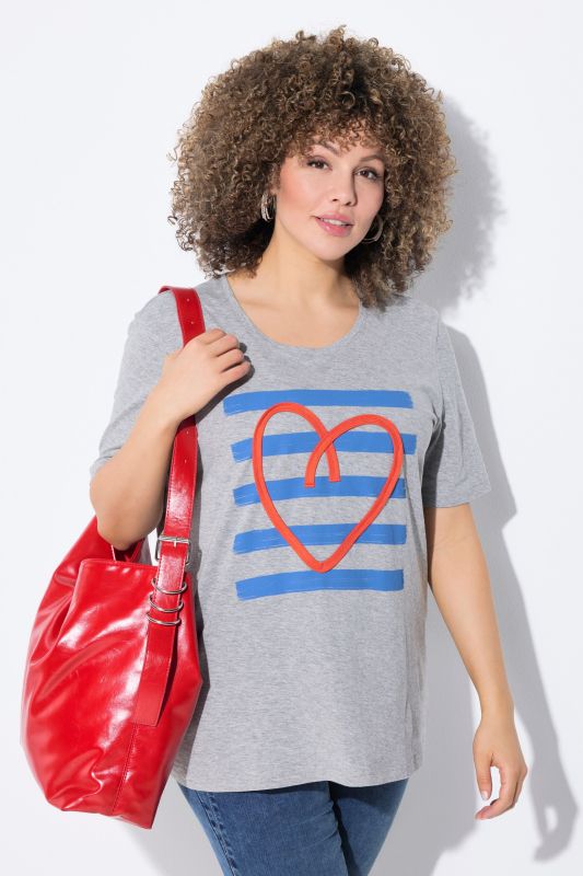 T-shirt, coupe Classic. Encolure ronde et manches courtes. Cordon cœur