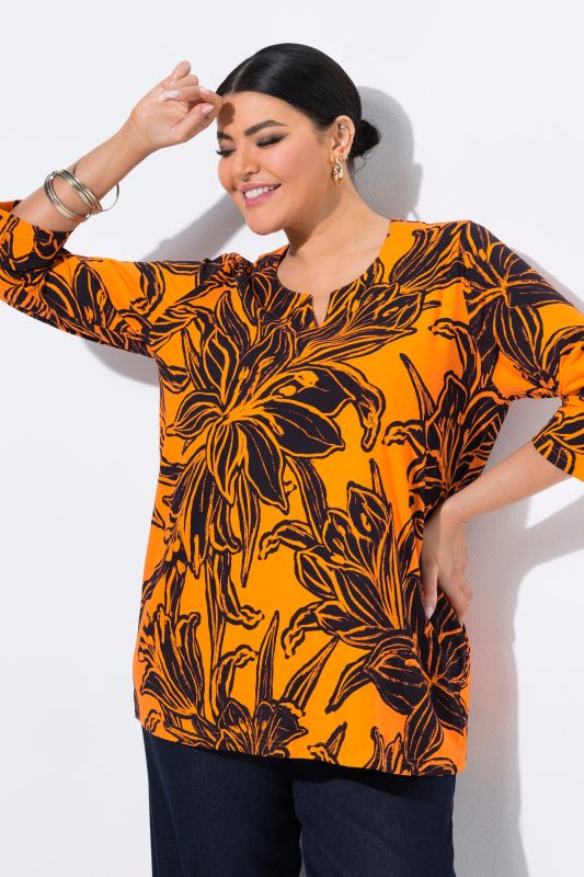 T-shirt motif feuilles, col tunisien et manches 3/4, coupe évasée