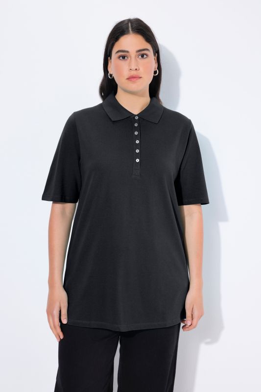Polo en maille piquée. Patte de boutonnage en velours. Manches courtes