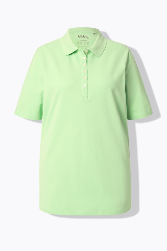 Polo en maille piquée. Patte de boutonnage en velours. Manches courtes