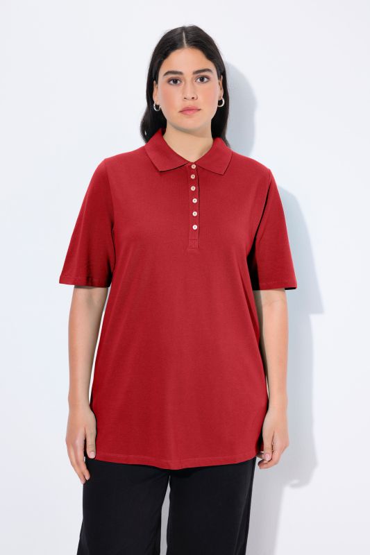 Polo en maille piquée. Patte de boutonnage en velours. Manches courtes