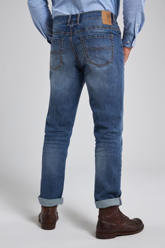 Jean 5 poches avec technologie FLEXNAMIC®, coutures contrastantes, coupe Straight Fit