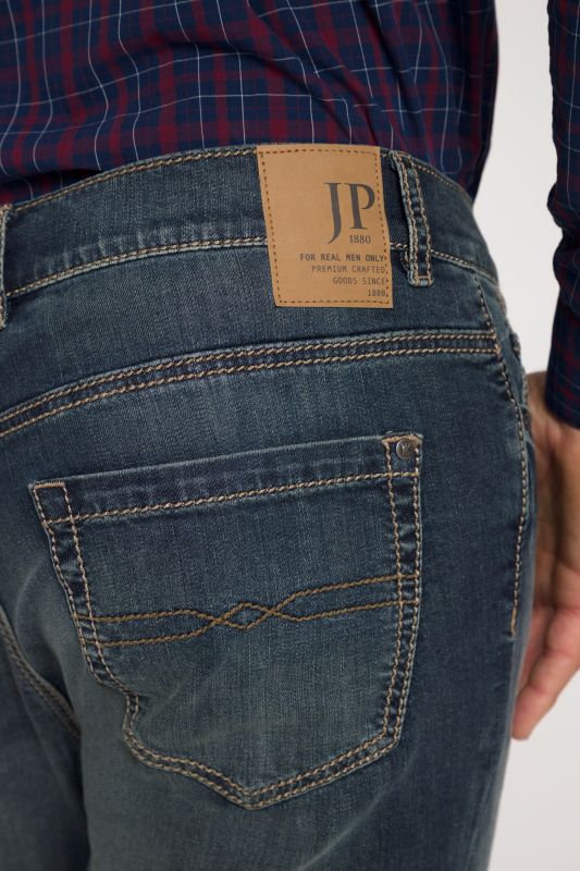 Jean 5 poches avec technologie FLEXNAMIC®, coutures contrastantes, coupe Straight Fit