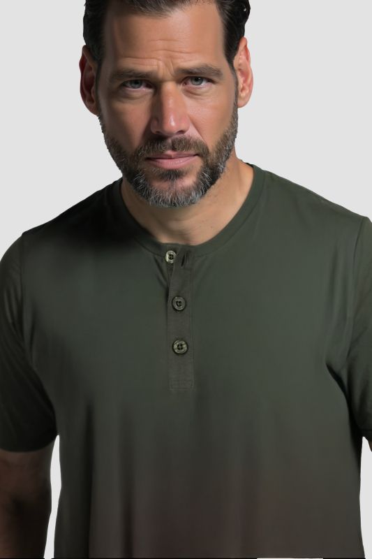 T-shirt Henley, collection Basic. Manches courtes et patte de boutonnage