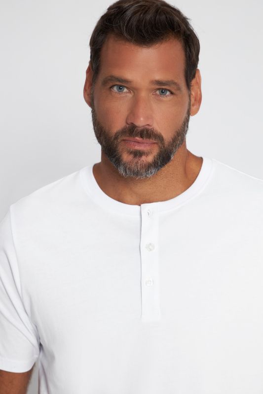 T-shirt Henley, collection Basic. Manches courtes et patte de boutonnage
