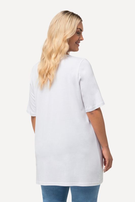 T-shirt en modal. Plis fantaisie, col rond et manches courtes. Coupe évasée
