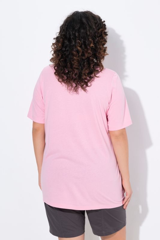 T-shirt en modal. Plis fantaisie, col rond et manches courtes. Coupe évasée