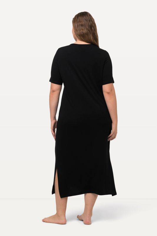 Chemise de nuit à dentelle, encolure ronde et manches courtes