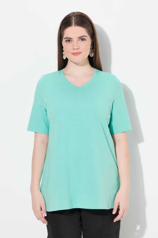 T-shirts en coton bio. Col en V et manches courtes. Lot de 2
