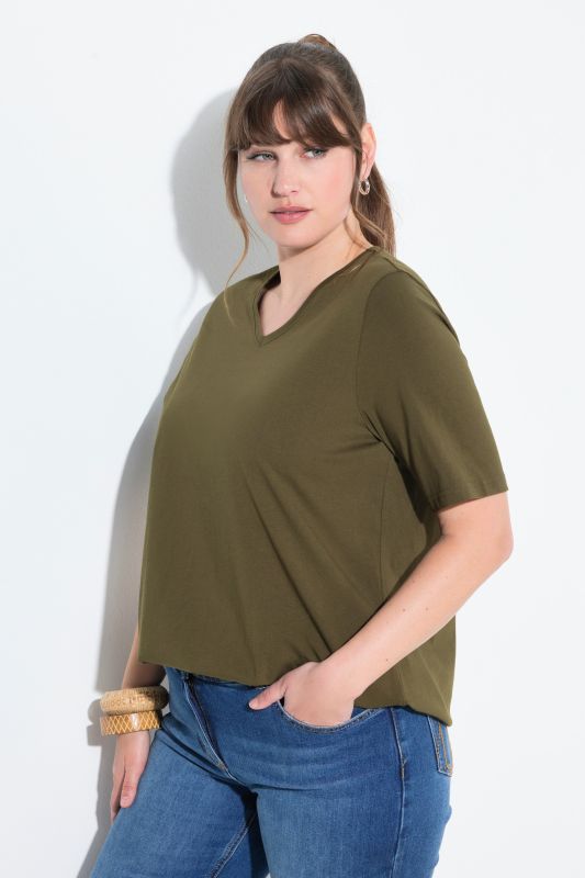 T-shirts en coton bio. Col en V et manches courtes. Lot de 2
