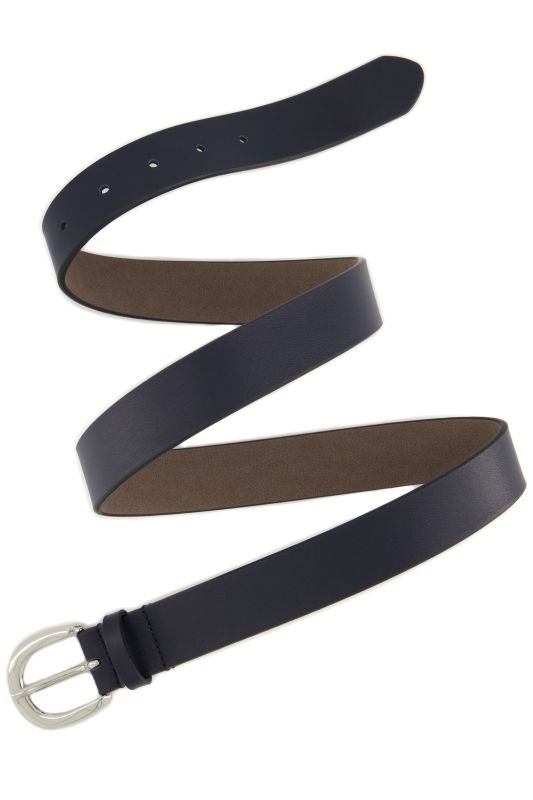 Ceinture en cuir véritable. Longueur jusqu'à 155 cm