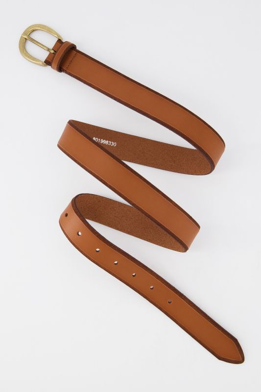 Ceinture en cuir véritable. Longueur jusqu'à 155 cm