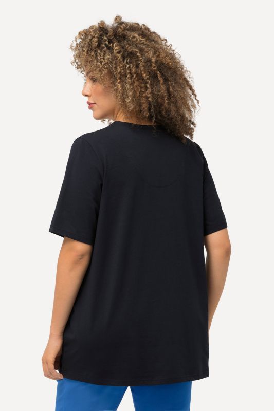 T-shirt manches courtes et col tunisien, coupe évasée