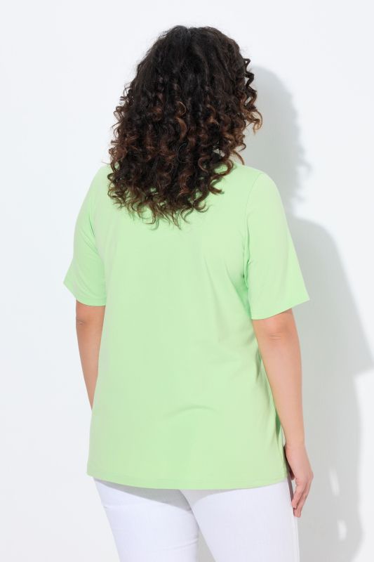 T-shirt manches courtes et col tunisien, coupe évasée