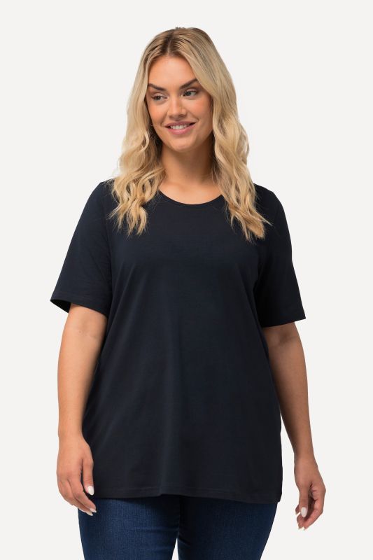 T-shirt en coton bio. Col rond et manches courtes. Coupe évasée