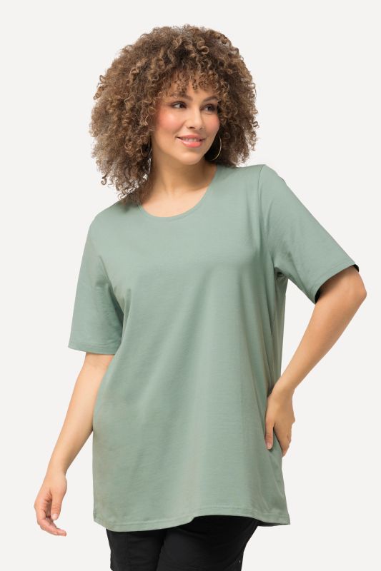 T-shirt en coton bio. Col rond et manches courtes. Coupe évasée