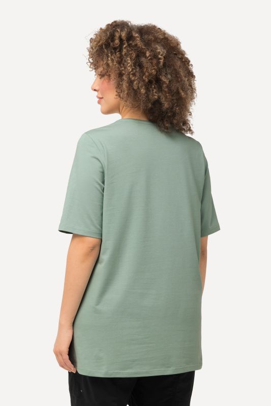 T-shirt en coton bio. Col rond et manches courtes. Coupe évasée