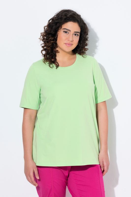 T-shirt en coton bio. Col rond et manches courtes. Coupe évasée