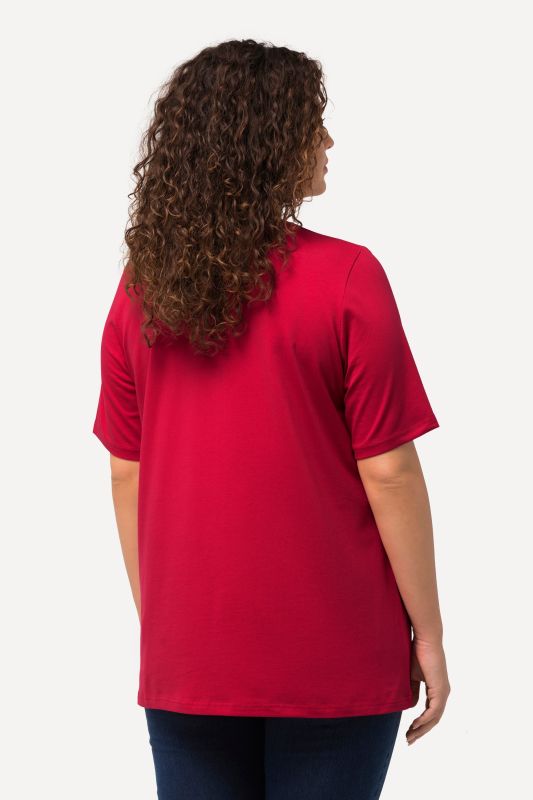 T-shirt en coton bio. Col rond et manches courtes. Coupe évasée
