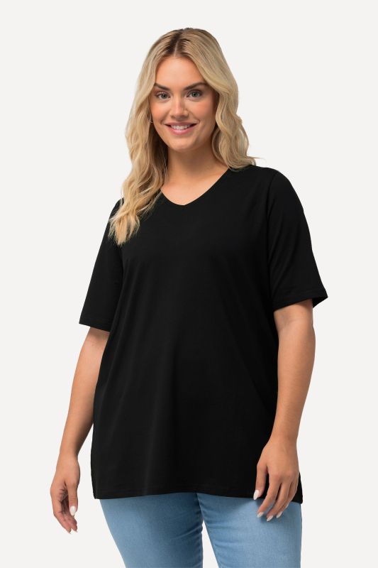 T-shirt à coupe évasée. Décolleté en V et manches courtes
