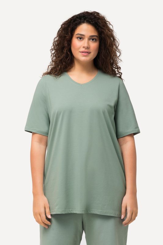 T-shirt à coupe évasée. Décolleté en V et manches courtes
