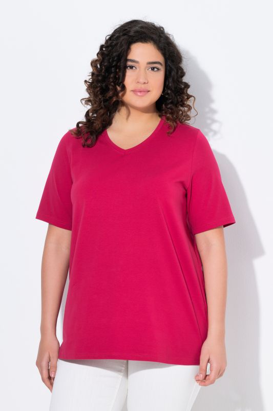 T-shirt à coupe évasée. Décolleté en V et manches courtes