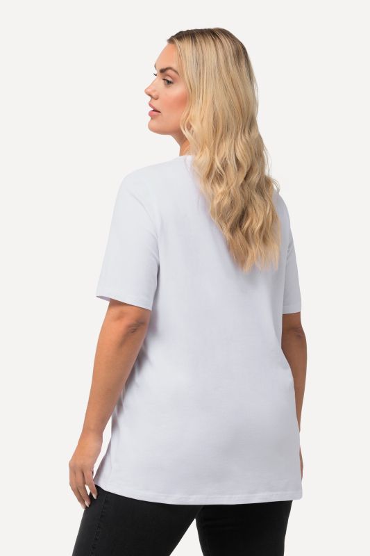 T-shirt à manches courtes et col carré. Coupe évasée