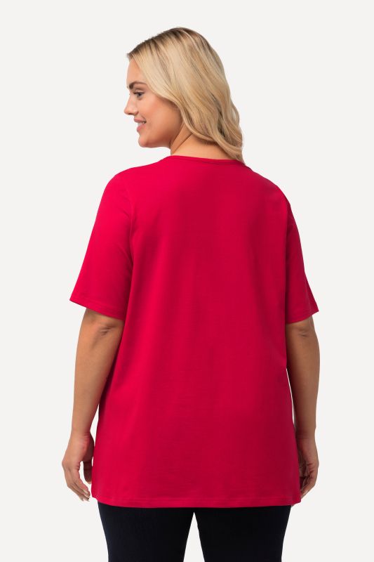 T-shirt à manches courtes et col carré. Coupe évasée