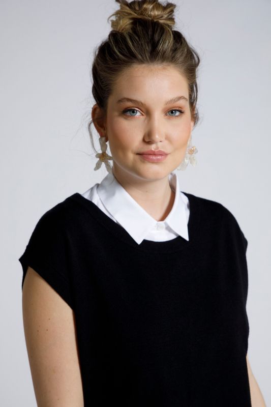 Faux col chemisier, patte de boutonnage, à porter en dessous d'un haut