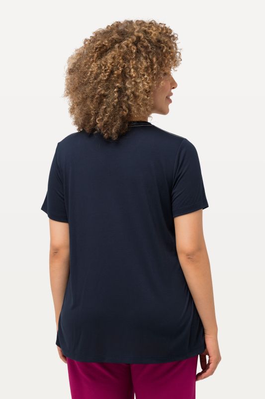 T-shirt technique antibactérien, décolleté en V et manches courtes