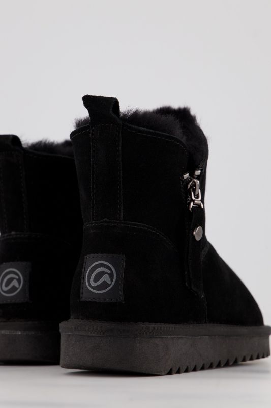 Boots Ara en peau d'agneau, fermeture zippée. Poids plume. Intérieur extrêmement doux et confortable.