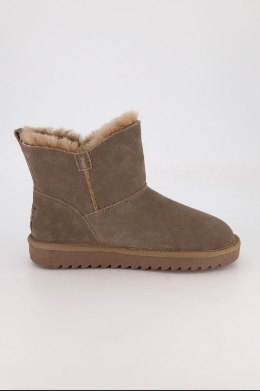 Boots Ara en peau d'agneau, fermeture zippée. Poids plume. Intérieur extrêmement doux et confortable.