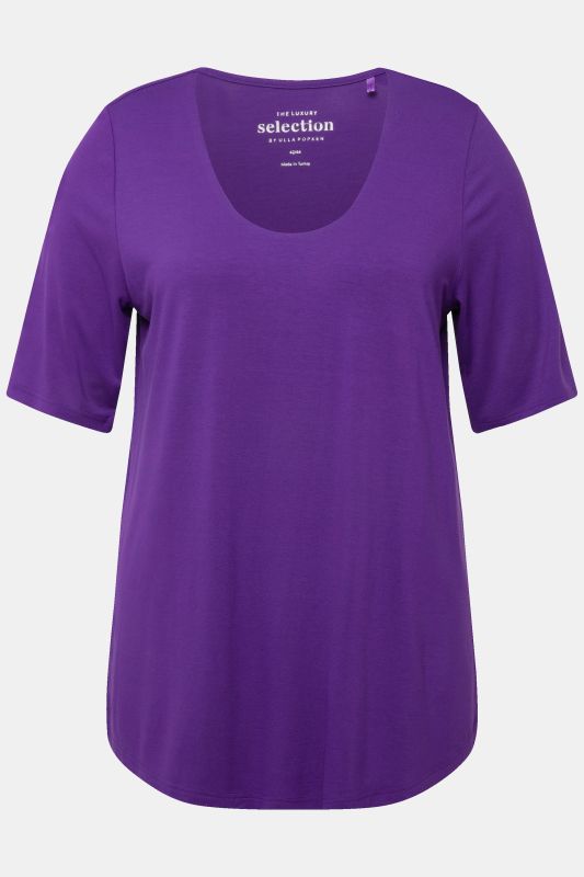 T-shirt à col V et manches courtes. Doublé sur le devant