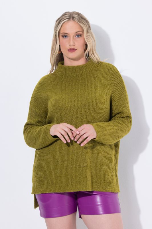Pull oversized en maille côtelée, col roulé et manches longues