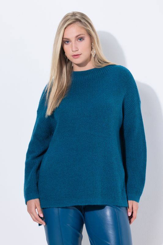 Pull oversized en maille côtelée, col roulé et manches longues