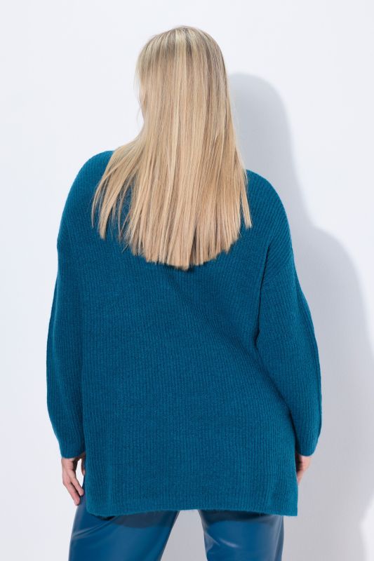 Pull oversized en maille côtelée, col roulé et manches longues