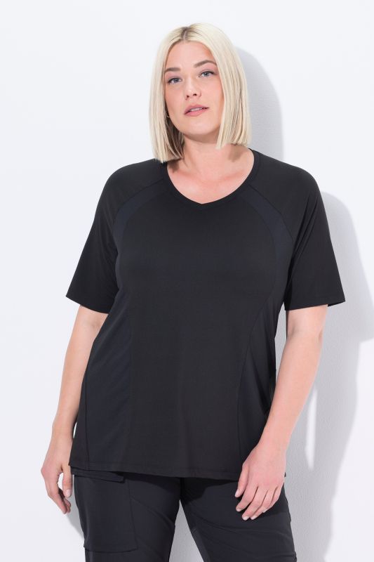 T-shirt technique, décolleté rond et manches courtes, matière recyclée séchant rapidement
