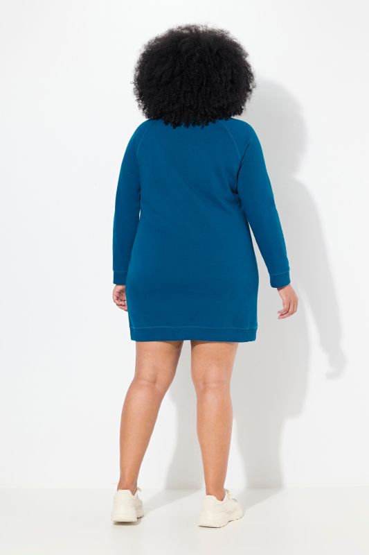 Robe en molleton avec poches, col montant et manches longues