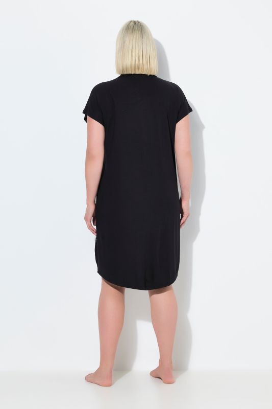 Chemise de nuit oversize, manches courtes et décolleté en V, col chemise