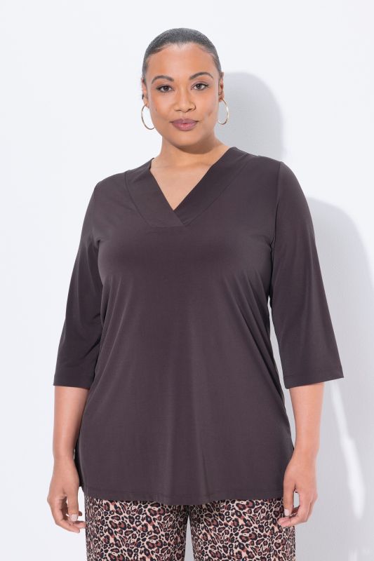 T-shirt long, décolleté en V, manches 3/4