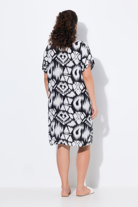 Robe oversize à col tunisien et manches courtes