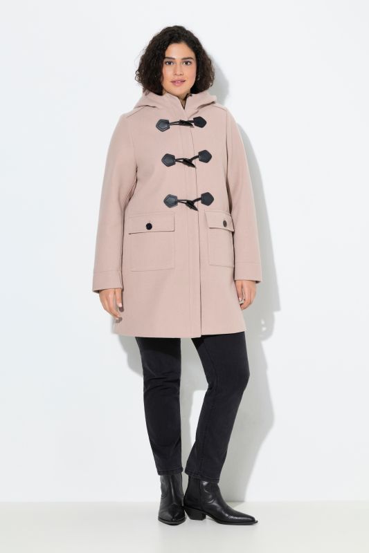Duffle-coat, coupe évasée. Col montant et capuche. Boutons Brandebourg.
