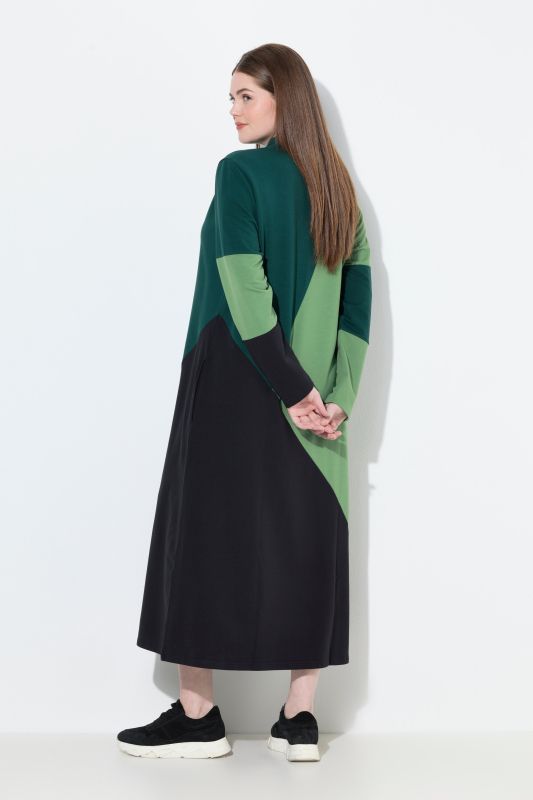 Robe en molleton de coton bio, col bénitier et manches longues