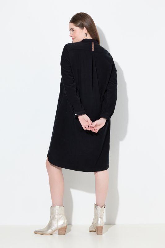 Robe en velours côtelé, passepoils, plis décoratifs, manches longues