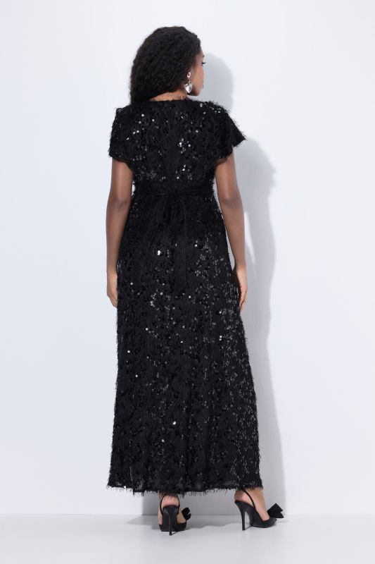 Robe de soirée avec franges et paillettes, manches courtes, décolleté en V