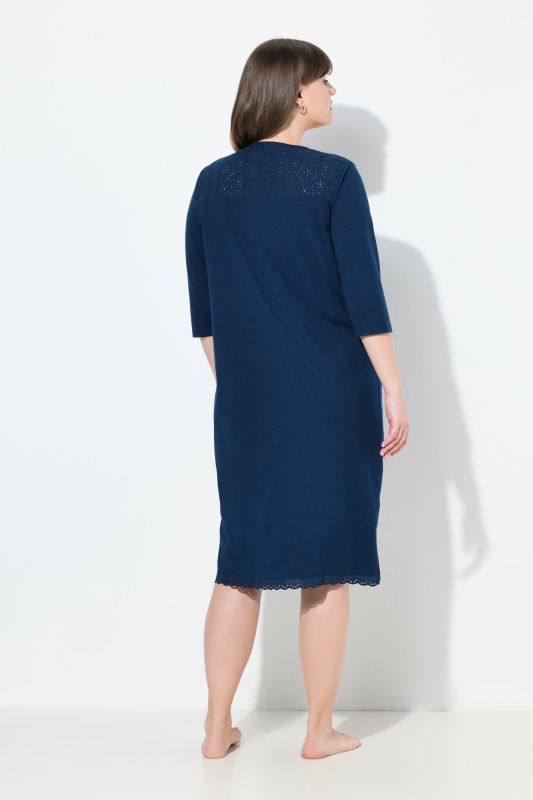 Chemise de nuit à col rond et manches 3/4, broderie ajourée et pli décoratif