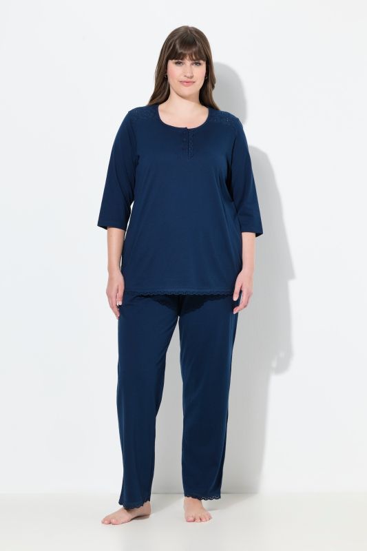 Pyjama à col rond et manches 3/4, broderie ajourée et pli décoratif