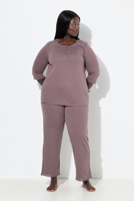 Pyjama à col rond et manches 3/4, broderie ajourée et pli décoratif