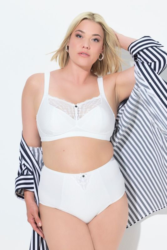 Culotte taille haute sculptante. Empiècement en dentelle