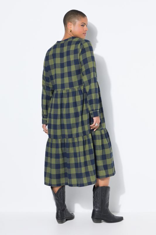 Robe midi à carreaux en flanelle. Manches longues et col tunisien